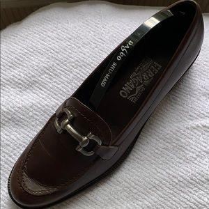 Authentic Salvatore Ferragamo loafers - Size 81/2B